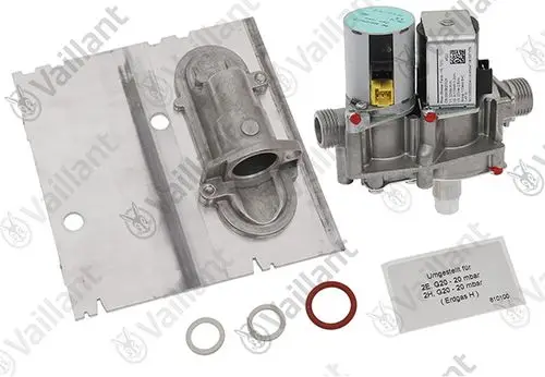 Vaillant Umstellsatz mit Metallkomponenten, einer Steuerungseinheit und Dichtungsringen, geeignet für Gasumstellung, auf hellem Hintergrund.